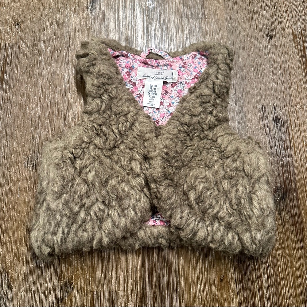 3/20$ Brown Faux Fur Kids Vest size 3-4 years